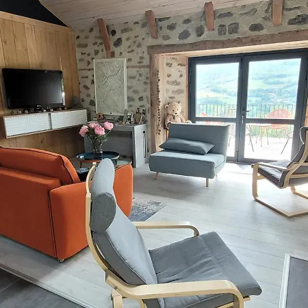 Maison Renovee Au Coeur Des Volcans D'auvergne Avec Jardin, Terrasse Et Animaux Acceptes - Fr-1-742-156 *