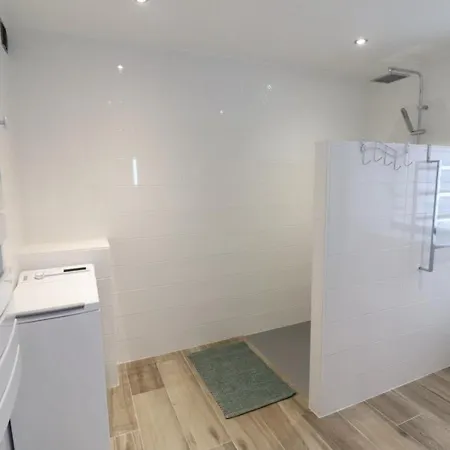 Maison Renovee Au Coeur Des Volcans D'auvergne Avec Jardin, Terrasse Et Animaux Acceptes - Fr-1-742-156 بيت للعطل Dienne (Cantal)