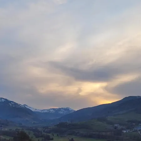 Maison Renovee Au Coeur Des Volcans D'auvergne Avec Jardin, Terrasse Et Animaux Acceptes - Fr-1-742-156 بيت للعطل *