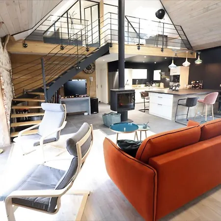 Maison Renovee Au Coeur Des Volcans D'auvergne Avec Jardin, Terrasse Et Animaux Acceptes - Fr-1-742-156 بيت للعطل