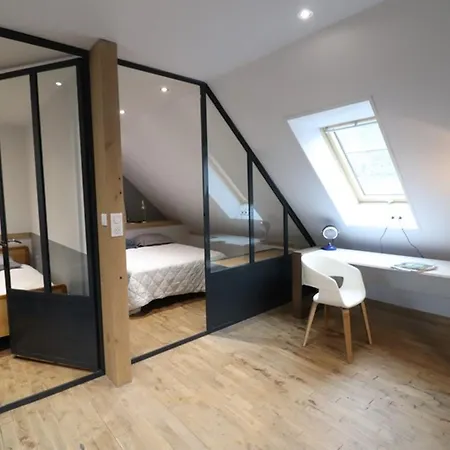 Maison Renovee Au Coeur Des Volcans D'auvergne Avec Jardin, Terrasse Et Animaux Acceptes - Fr-1-742-156