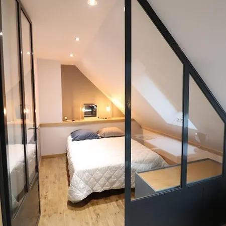 Maison Renovee Au Coeur Des Volcans D'auvergne Avec Jardin, Terrasse Et Animaux Acceptes - Fr-1-742-156